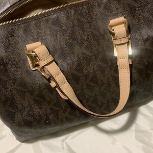 Michael Kors dr bag carried twice good condition
